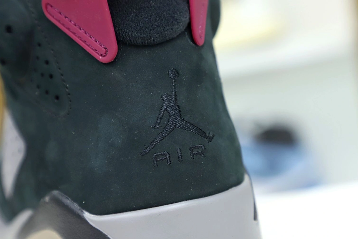 6 JORDAN AIR BORDEAUX RETRO 1115